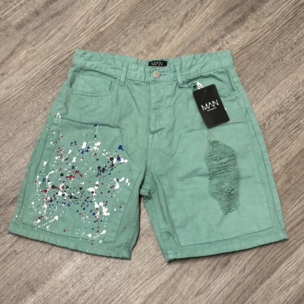 boohooMAN Fixed Relaxed Busted Thigh Layer‎ Shorts Sage Green Paint Splatter 32